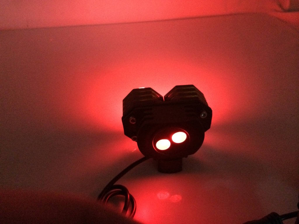 T6/U2升级XM-L2 LED强光头灯 V9伸缩变焦 充电远射 厂家批发