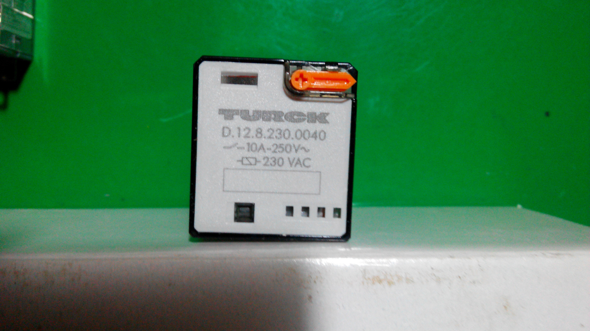 TURCK 继电器d.12..8.230.0040