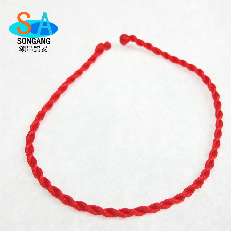 Fine red rope (there is no accessory with a separate rope)