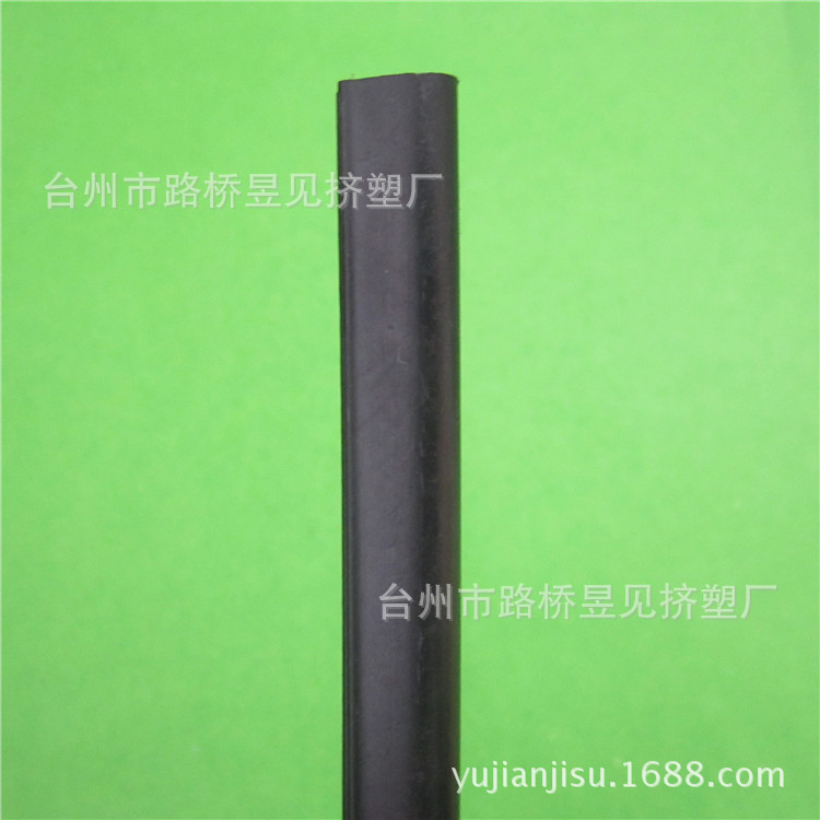 PVC黑色硬条10——三角夹条 (3