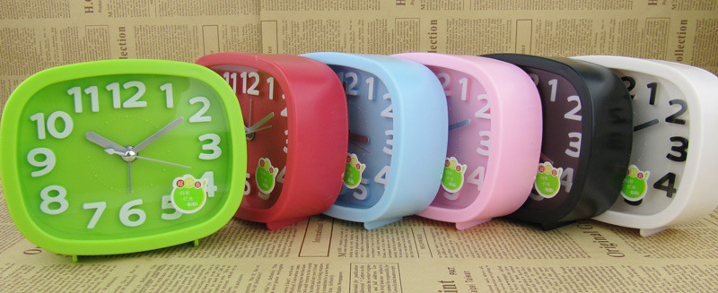 高档精美时尚 糖果色系列 静音闹钟