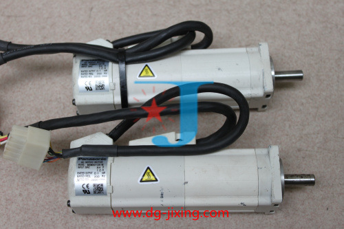 C 松下伺服电机  MSMA012A1B 保修三个月