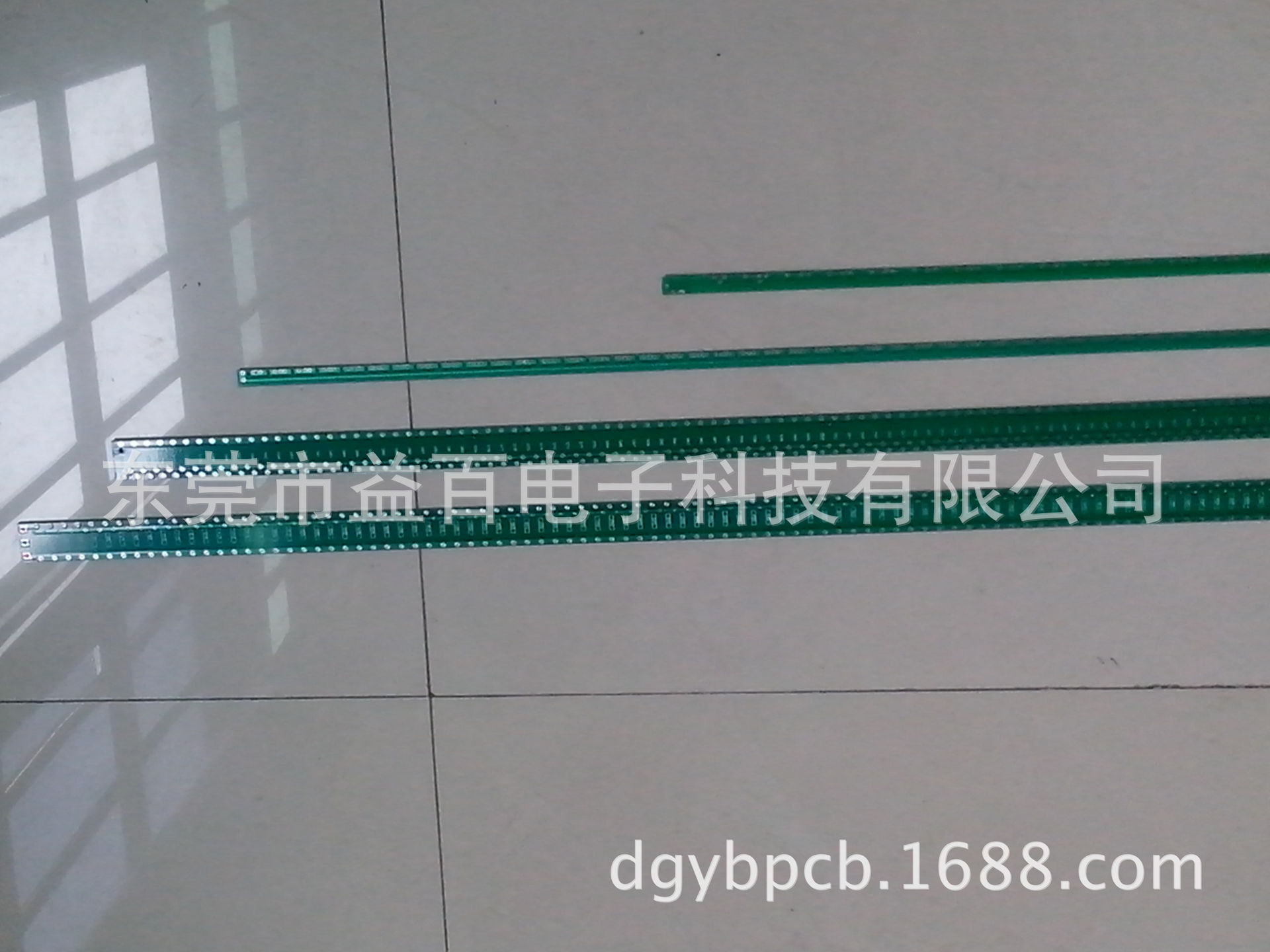 供应长条型单双面线路板。仅根据客户资料加工定制生产