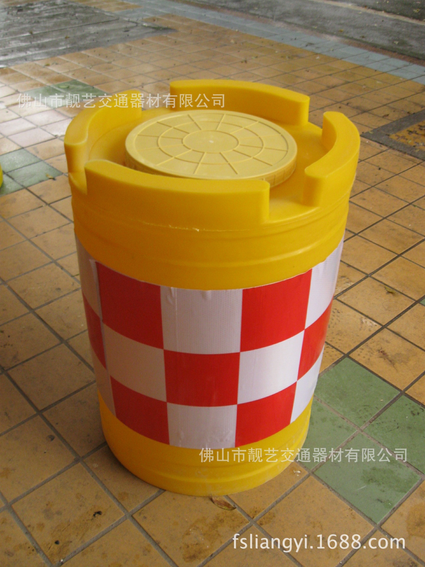 防撞桶滚塑胶600<em></em>x800 (10)