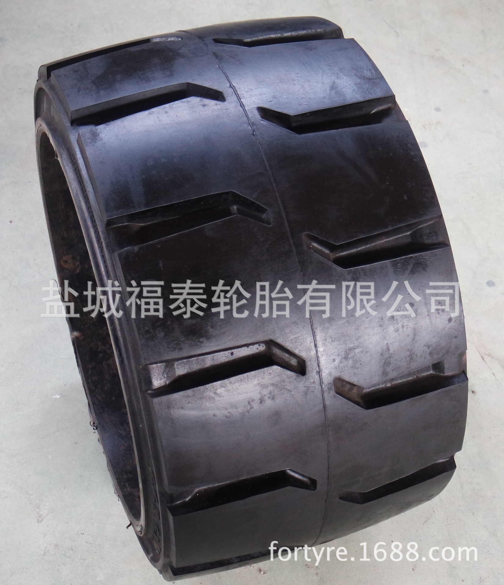 供应22*9*16压配式、粘结式实心轮胎