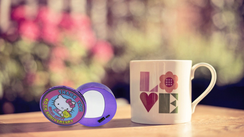 厂家直销 新款Hellokitty移动电源 6000毫安圆形心形镜子充电宝,随机发货7