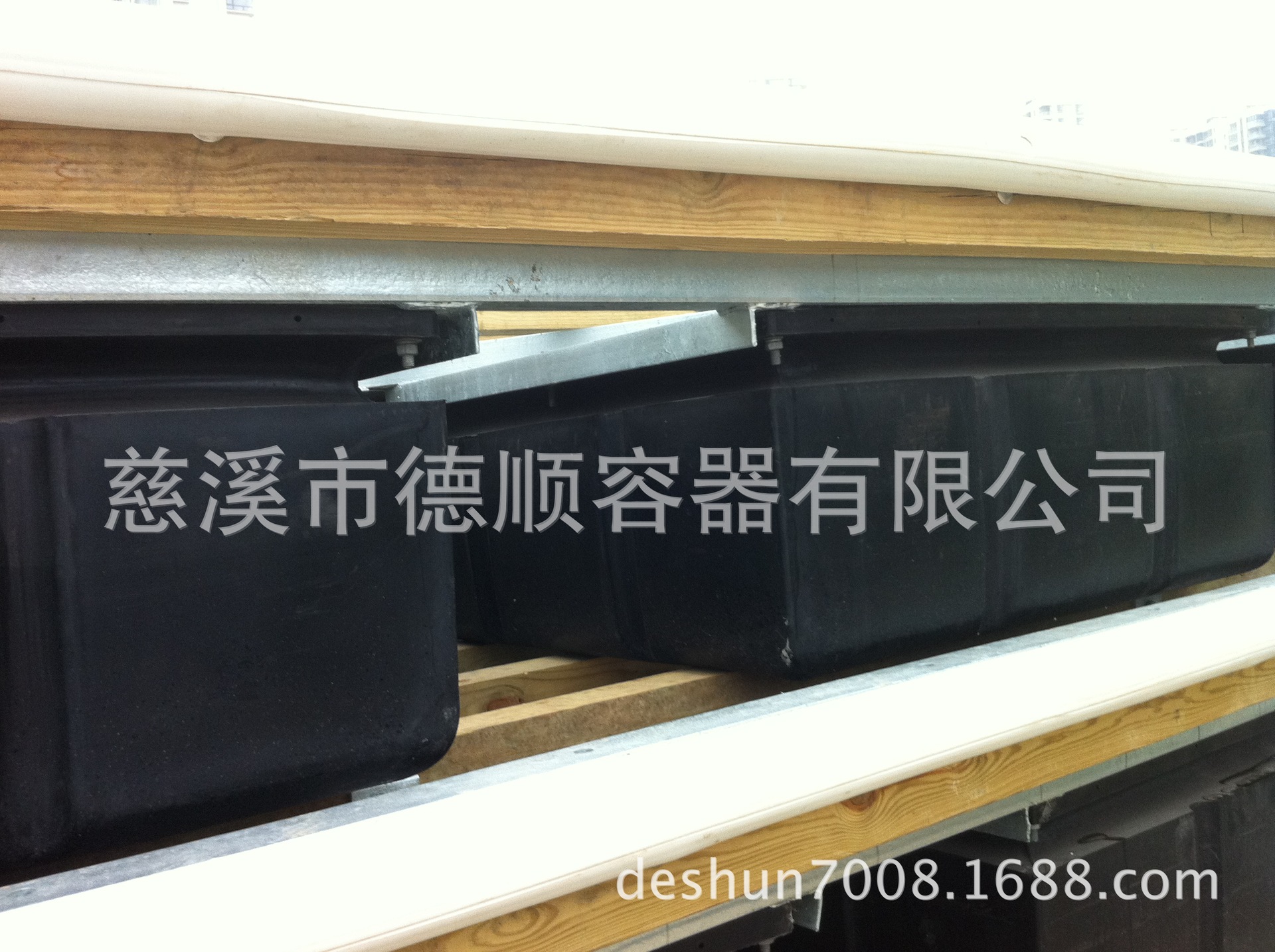 厂家销售浮箱码头、滚塑浮箱、海上浮箱、浮箱设计