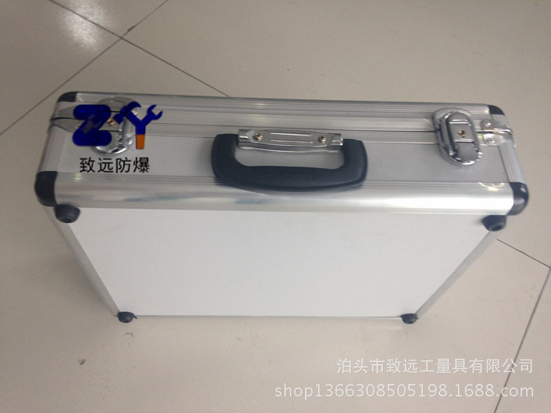 防爆工具箱側麵圖