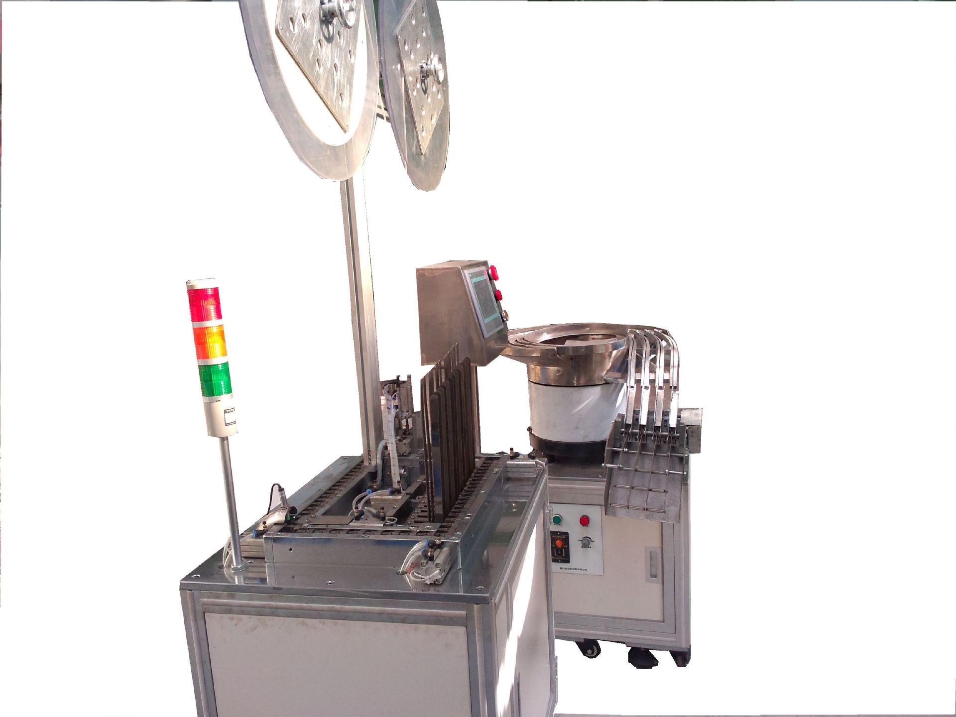 专业开发生产:MT灭弧罩自动铆合机及各项非标电弧罩自动铆合机