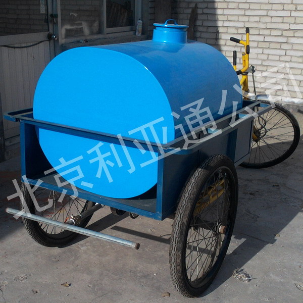 厂家供应玻璃钢箱体三轮洒水车、环卫洒水车