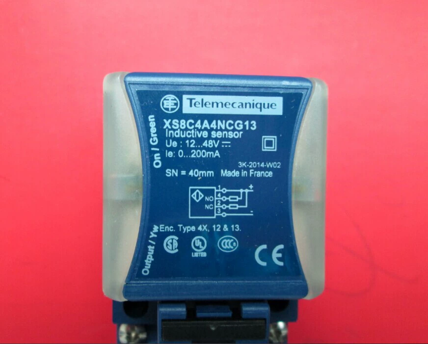 Индуктивный датчик XS8C4A4NCG13 (spot)