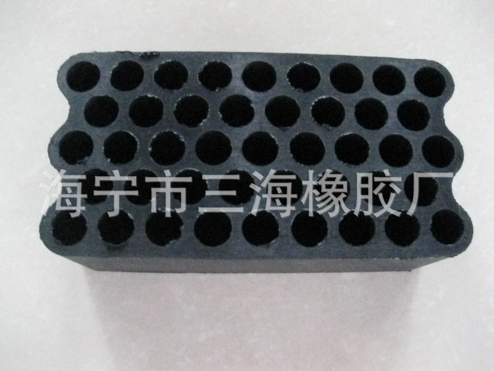 厂家供应 多孔橡胶块 多孔减震橡胶块定制加工