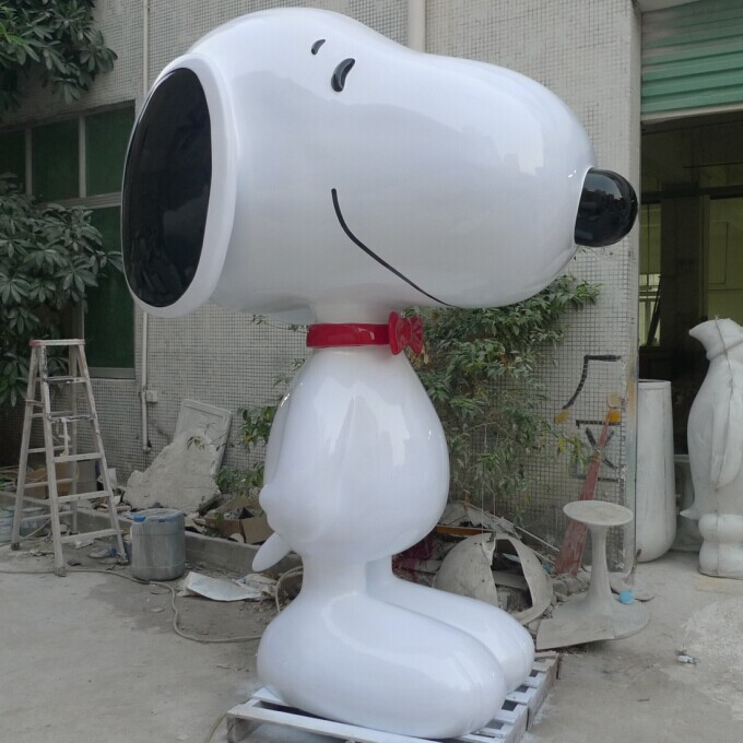 供应玻璃钢雕塑 史努比卡通 商场美陈卡通 节日玻璃钢公仔