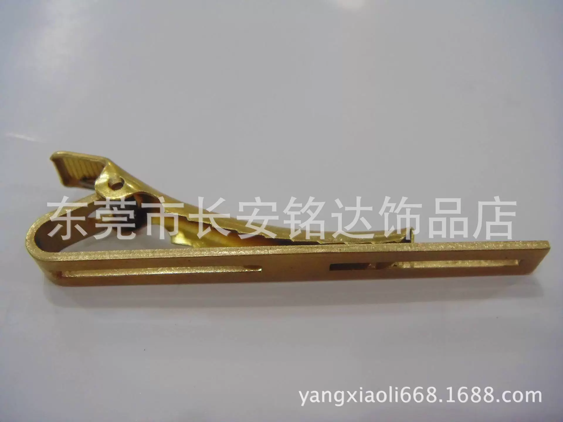 Производитель специализируется на производстве высококачественных зажимов для галстуков, медных зажимов для галстуков, добро пожаловать на звонок.