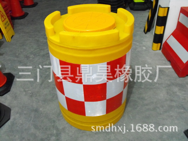 滚塑防撞桶防撞水桶高速路障隔离桶塑料防撞桶隔离路障防撞反光桶