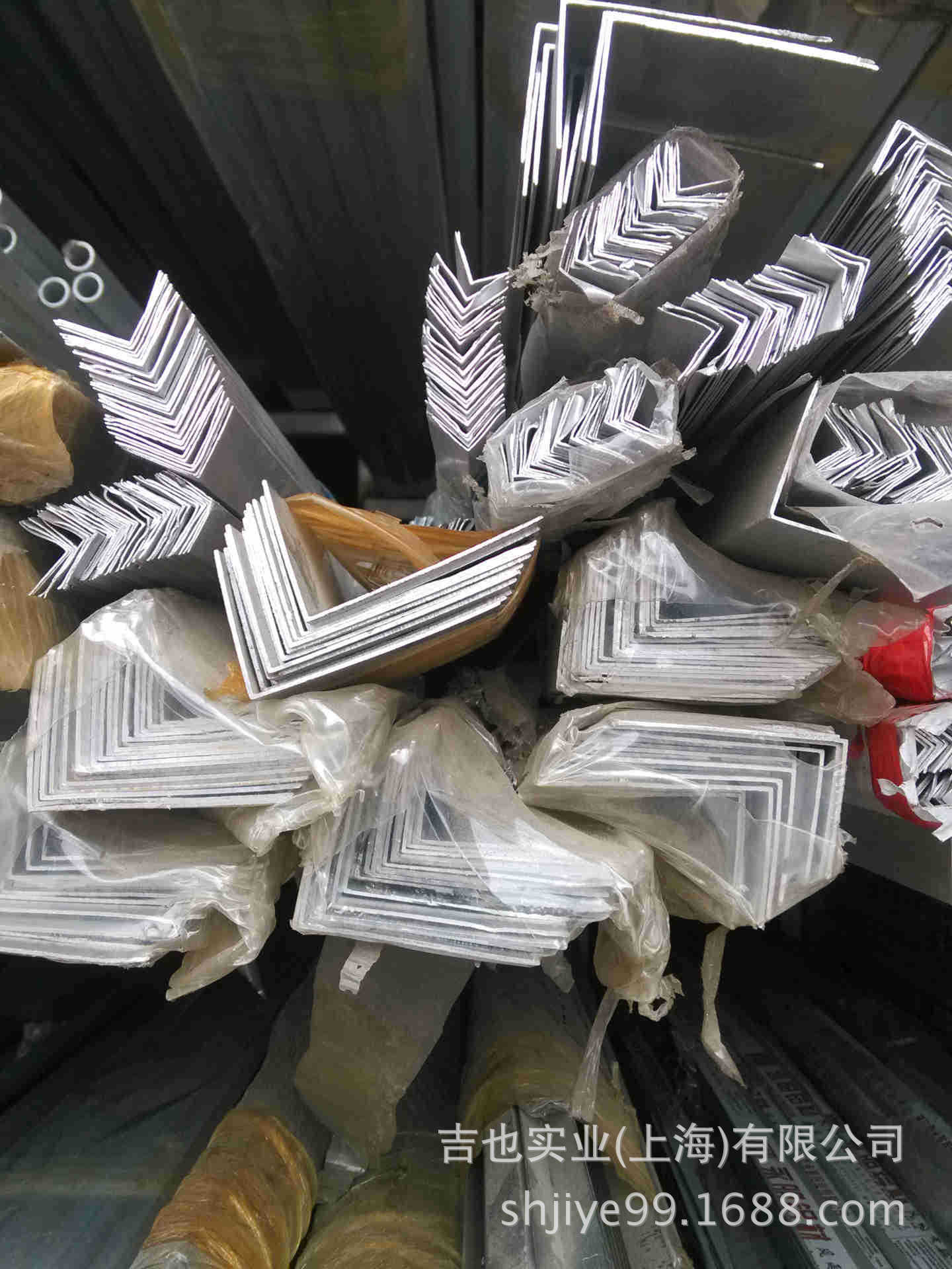 6061/6063角铝50*100*5/70*130*4/60*60*12角铝铝方管70*70*8铝管