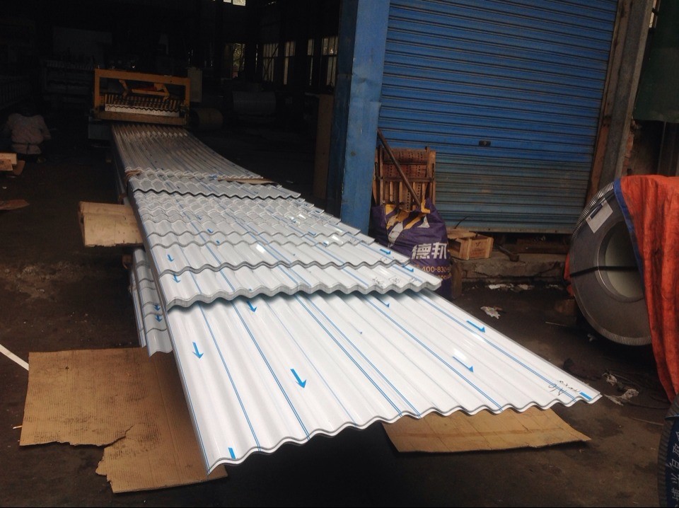 南昌厂家0.8厚波高18银灰色9006奔驰4S店外墙铝镁锰波纹板836型