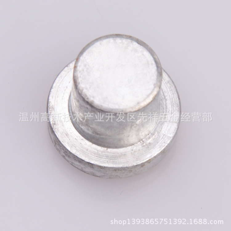 厂家供应内六角盲孔圆法兰及其它各种非标产品欢迎咨询订购