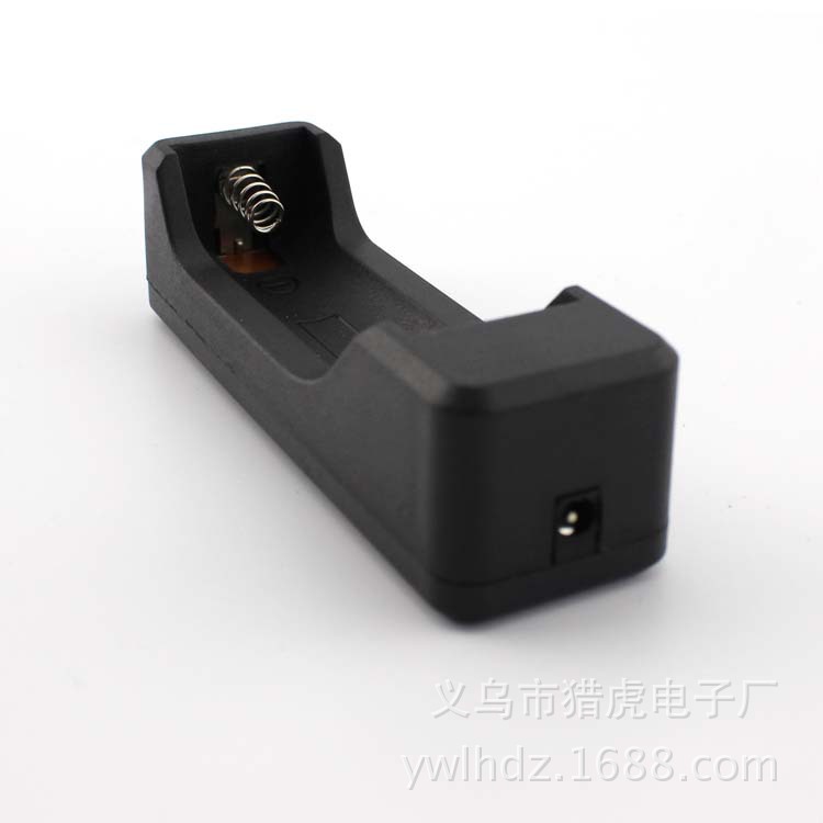 direct deal 18650 Single groove Charger Battery Charging Flashlight Battery DC Interface
