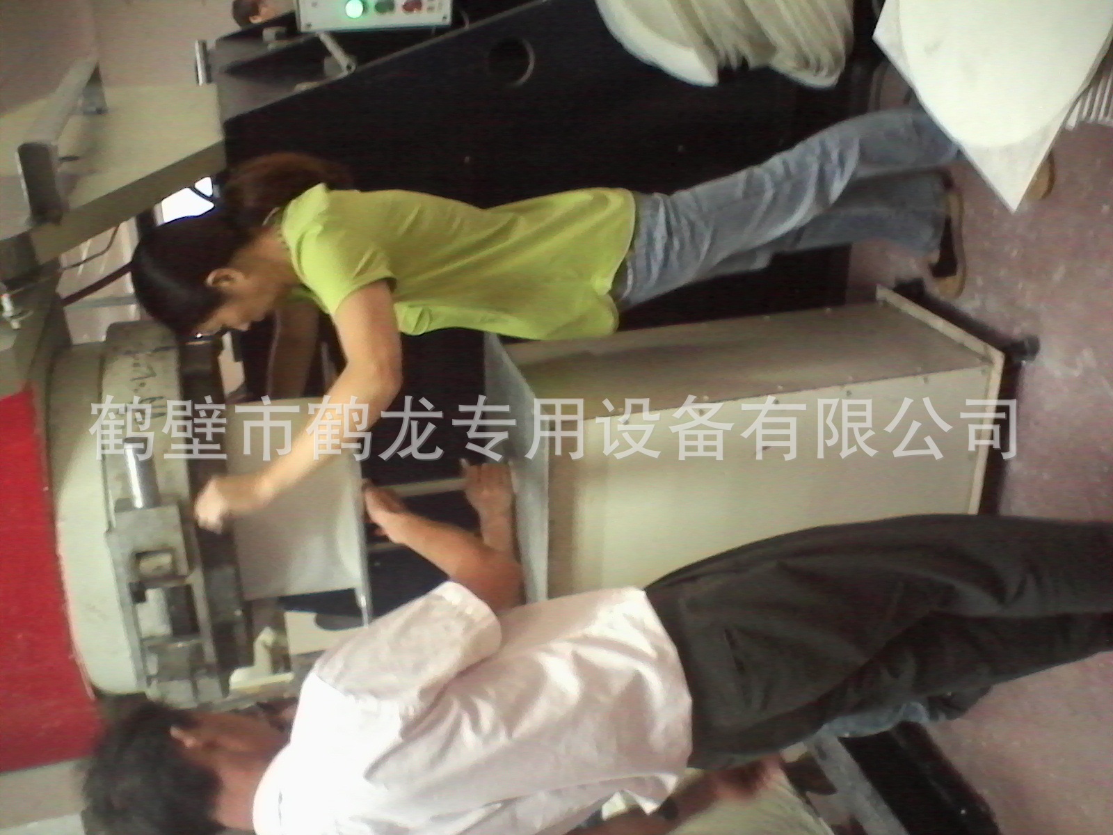 330蜂窩陶瓷擠出