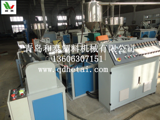 塑料加筋管設(shè)備機(jī)器_