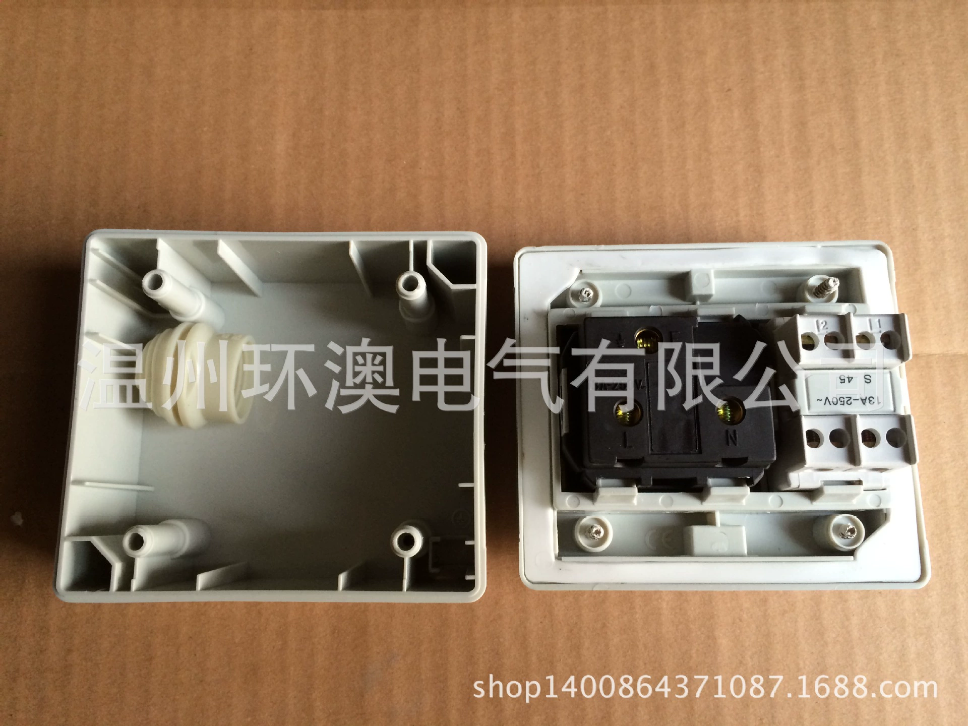 HunaOCT Huan Australia Family Single Dual-Control Waterproof Switch 13A British Wall Switch IP55 Power Switch