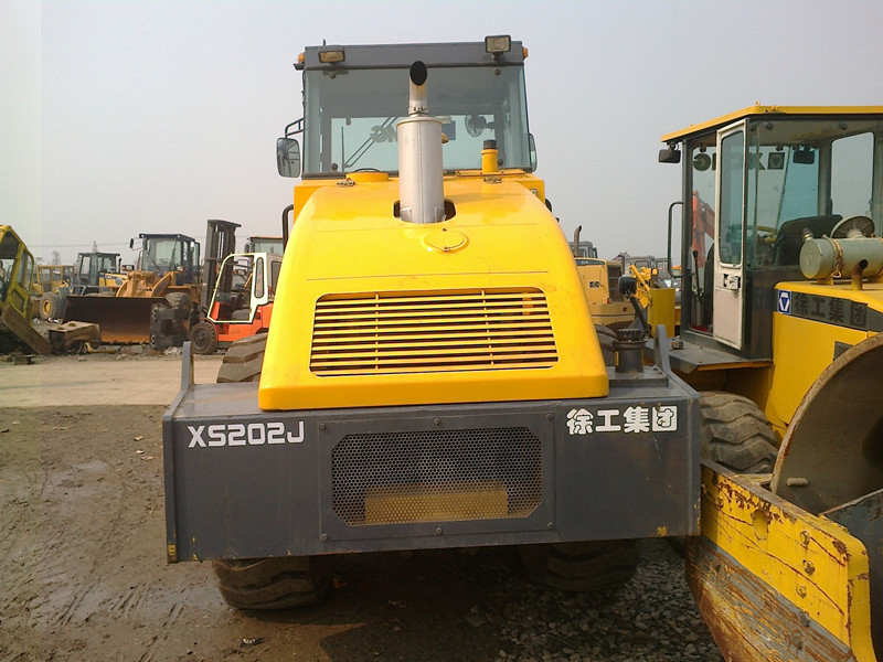 徐工压路机：18吨、20吨、22吨、26吨震动压路机