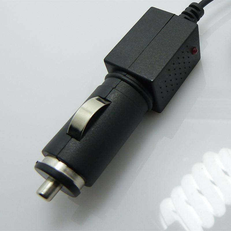 18650电池车载充电器  12-24V 通用 带保险管手电筒头灯充电器