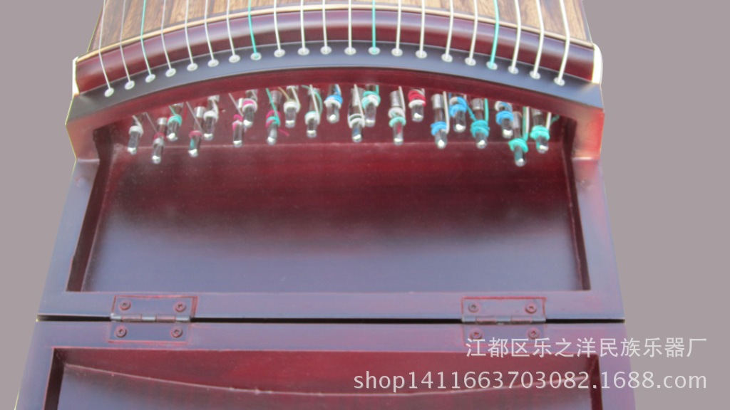 紫檀貝雕喜鵲登梅