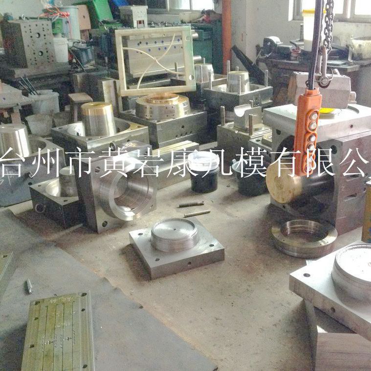 浙江台州黄岩专业做塑胶桶模具 塑料垃圾桶模具  存储桶模具