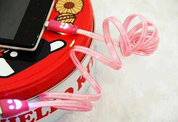 厂家直销 新款可爱卡通HELLO KITTY裙子移动电源 10000毫安充电宝,款式随机4