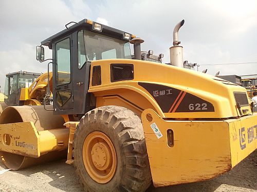 广西柳工22吨震动压路机多少钱