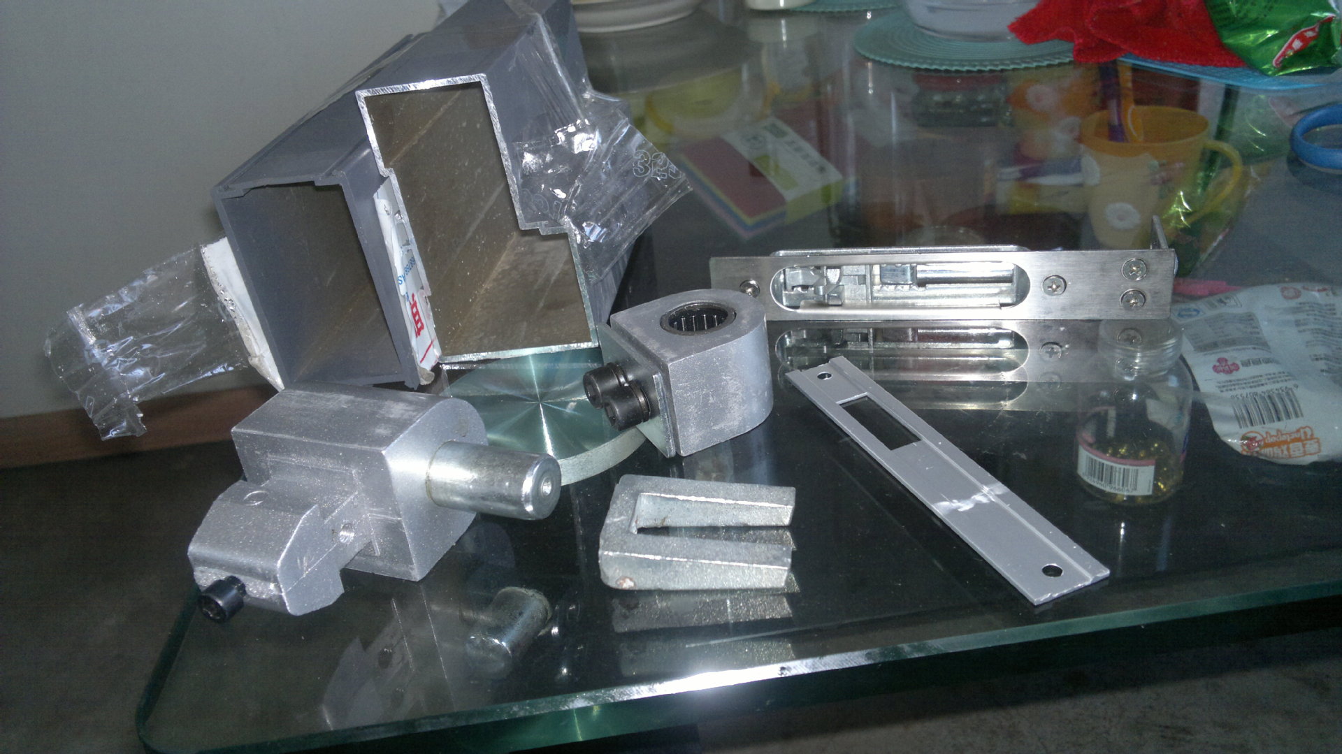 肯德基门冲床、铝门窗液压冲床。