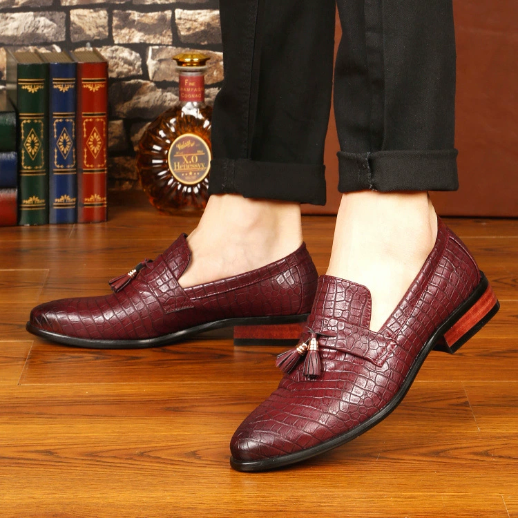 Внешняя торговля остроносые кожаные туфли мужские в Корейском стиле Модные 2022 Новые Онлайн знаменитости Мужская обувь Британский Универсальный стилист волос горох маленькие кожаные туфли