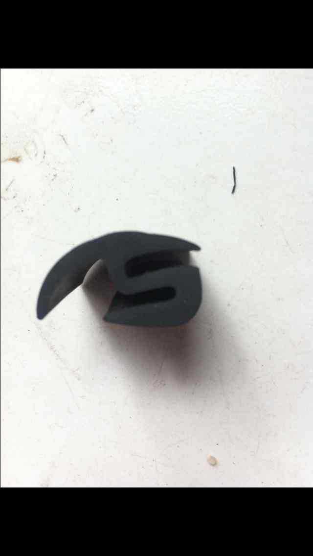 Tricycle Sealing strip Electric vehicle Windshield Sealing strip Glass hanger Samples can be customized