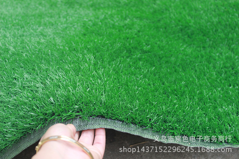廠家：仿真人造地毯草坪草皮純綠草 足球場幼兒園商場批發