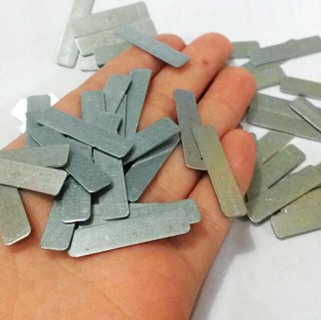 现货 厂家直销 铁片 包装盒铁片 铁皮 长29*7*0.6毫米