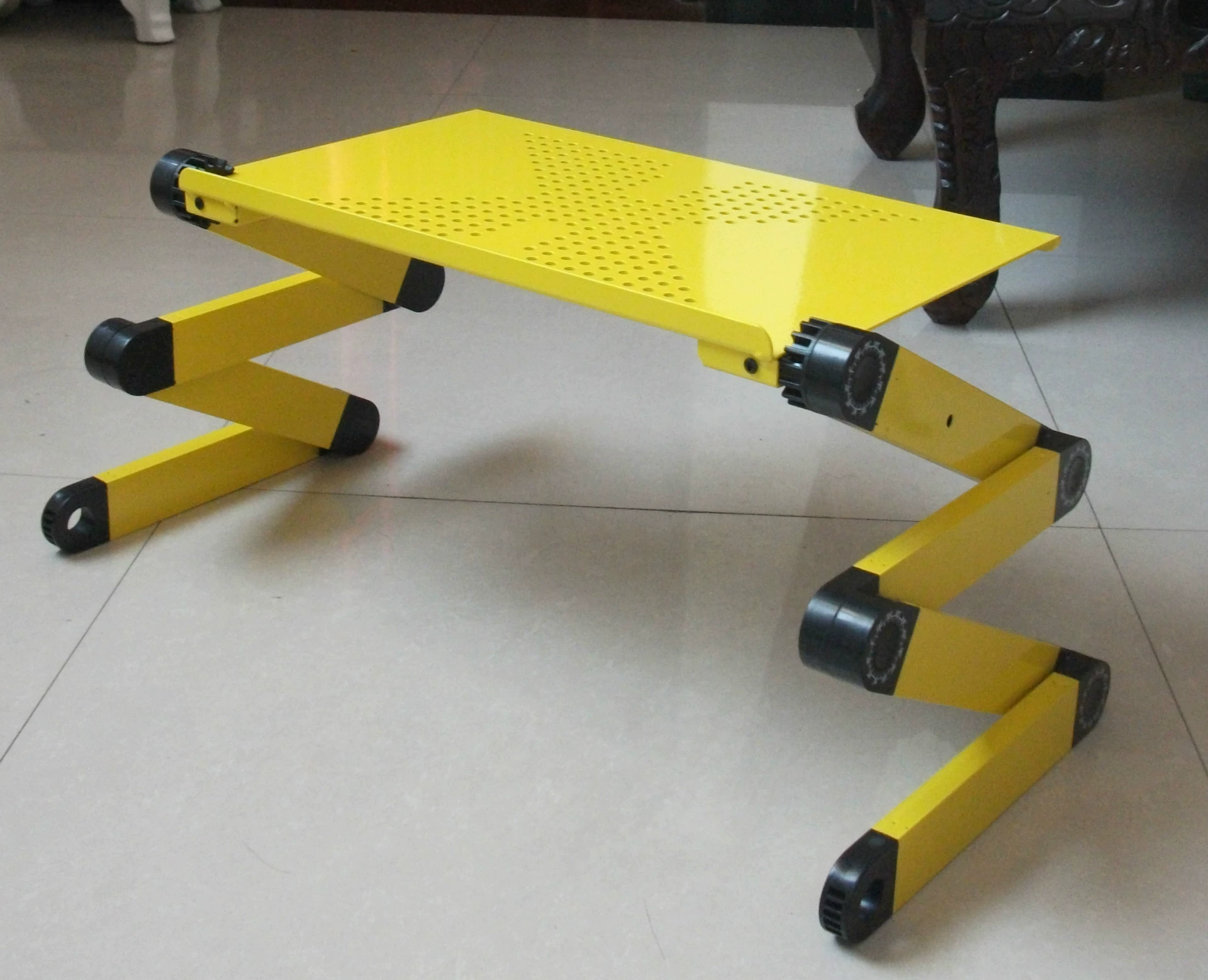 Производители прямо на кровати ленивый человек учится стол с плоской держателем алюминиевого сплава складной ноутбук стол