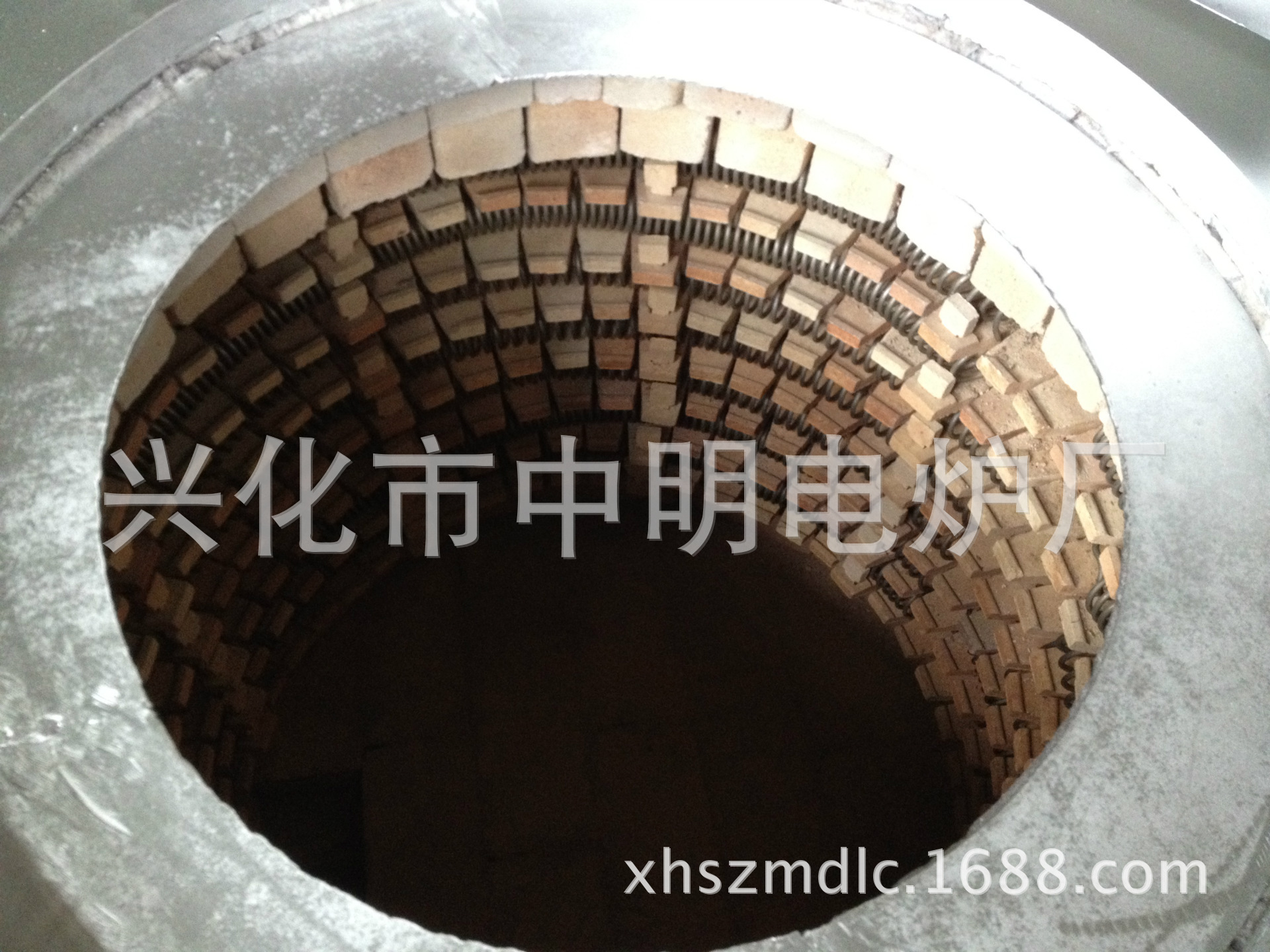 坩埚熔化炉 化铝炉 化锌.铅.锡.镉及巴氏合金