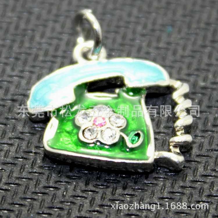 专业供应 复古金属吊坠 水果吊饰 金属饰品挂件吊坠  价格实惠