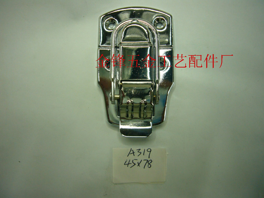 厂家批发各种箱扣木盒礼盒箱锁欢迎新老客户来样品订做这款锁扣