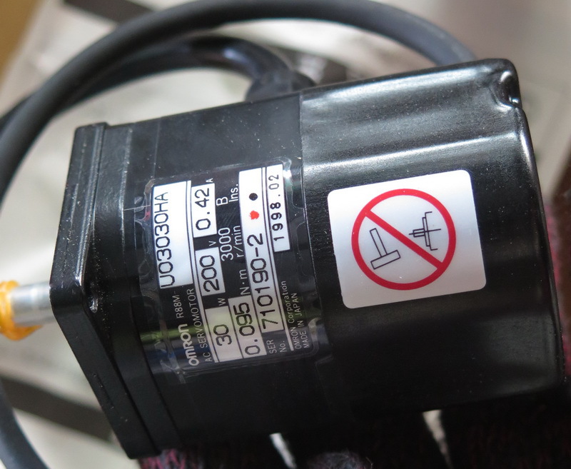 台州信达 库存全新欧姆龙电机  R88M-U03030HA 询价