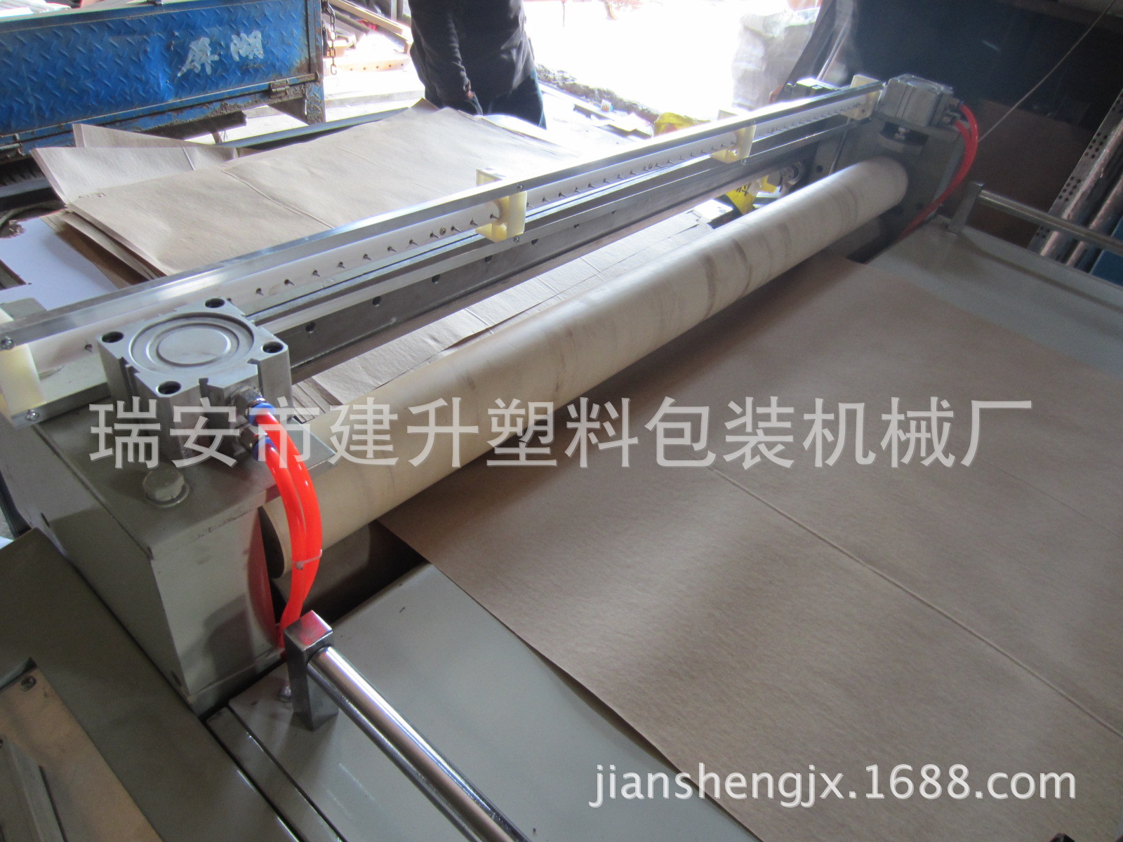 专业生产塑料薄膜电脑横切机 卷筒纸张横切机（质量保证）