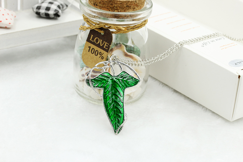 Europe And The United States Explosives Lord Of The Rings Elf Leaf Brooch Necklace display picture 2