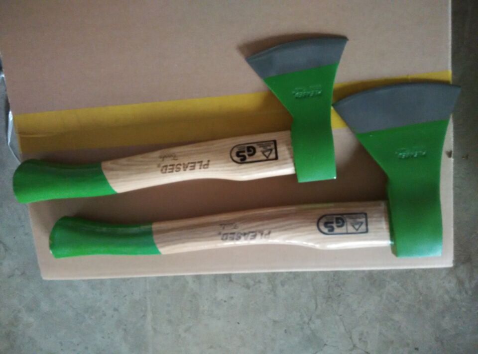 生产加工销售五金工具45#锻钢水曲柳木柄斧子把斧绿头绿柄