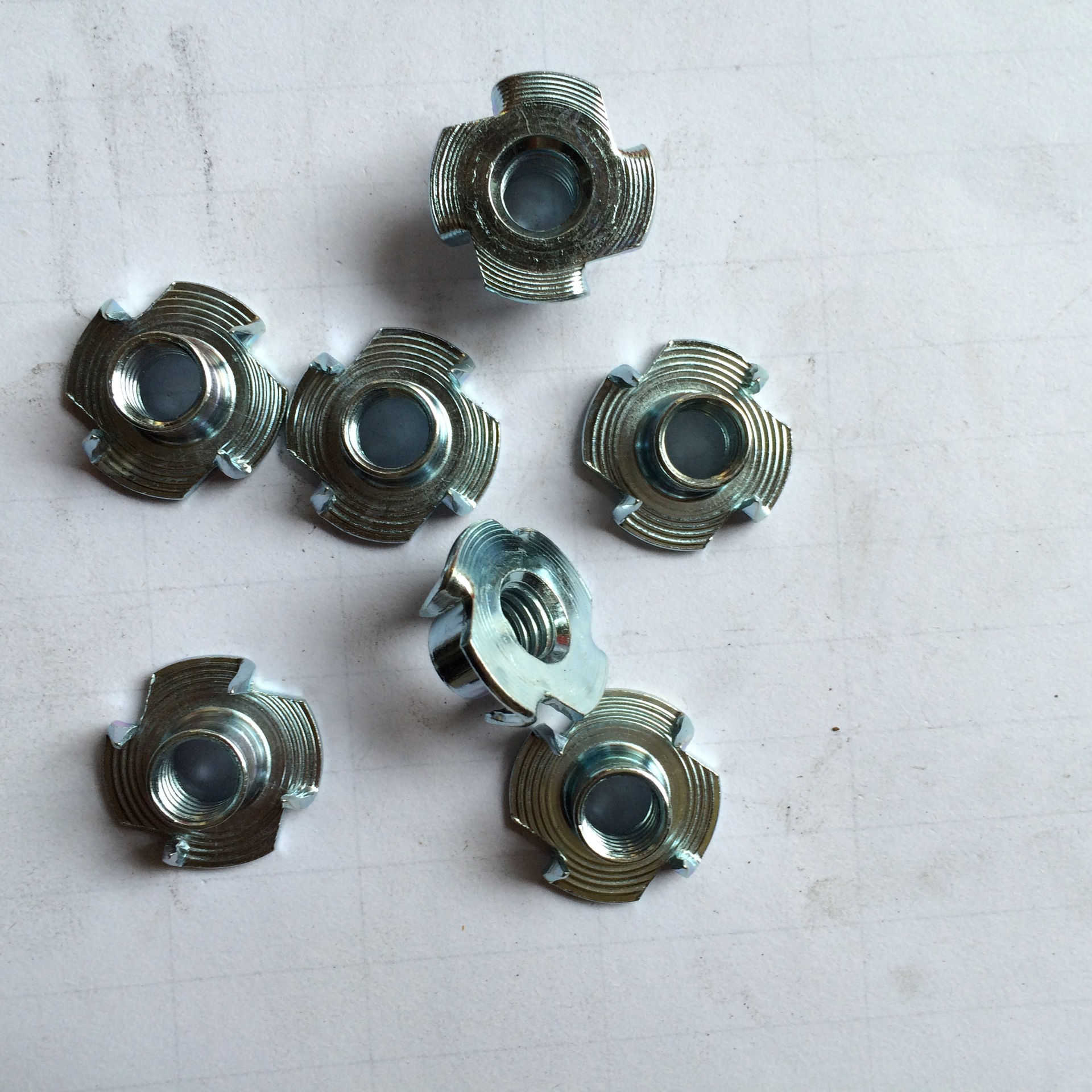 荐供应 冷墩成型四爪螺母  M8*22*10四脚钉  线材四爪螺母