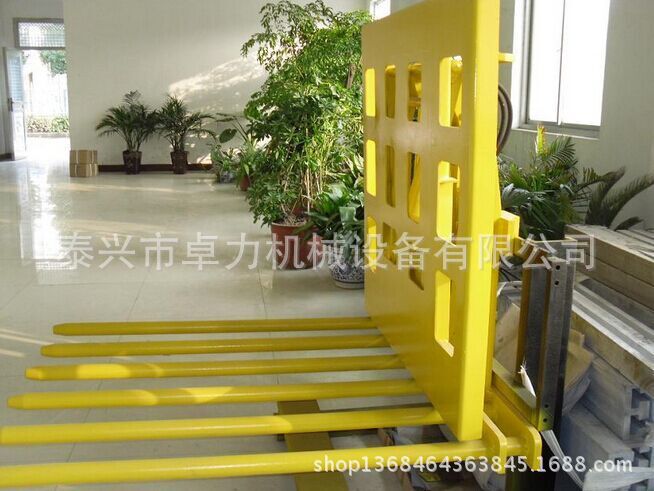 厂家叉车推拉器，串杆推出器，货叉式推出器