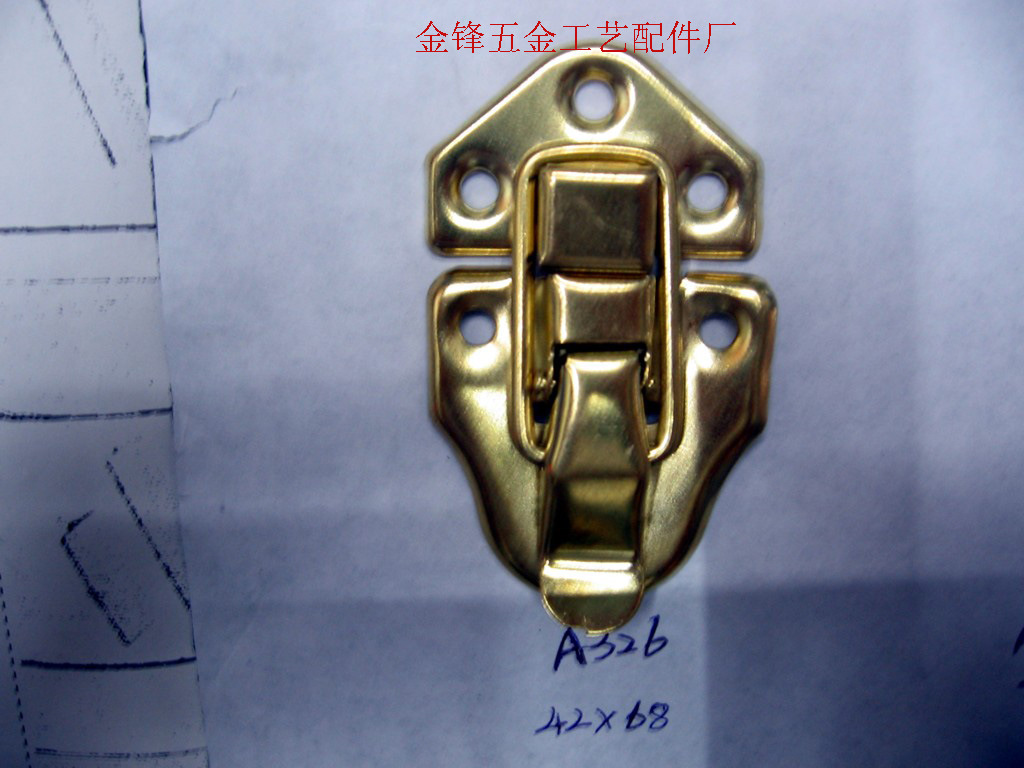 厂家批发木盒包装配件铁锁扣欢迎新老客户来样品订做新款锁扣