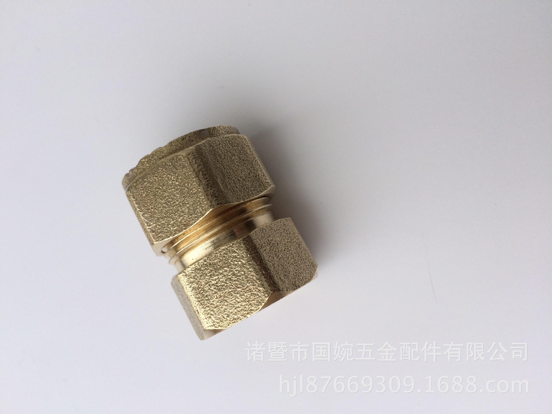 国巨16*1/2F内丝直接 卡套式铜管件 铝塑管铜接头