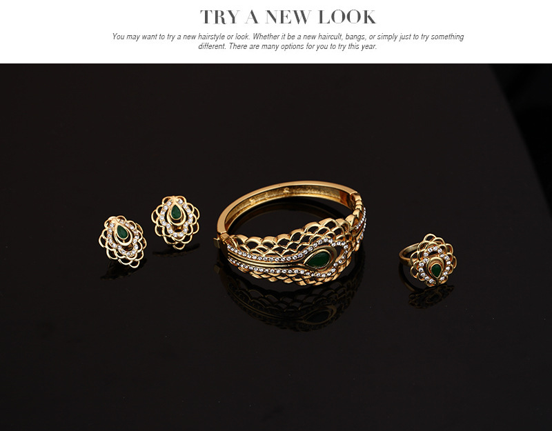 Bridal Jewelry Set Image 4